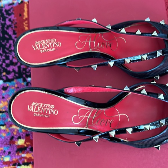 Valentino Garavani, never worn. Trademark spiked mule, black patten leather. - Picture 2 of 9